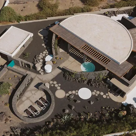 Canaryislandshost I Nativo * פאמארה