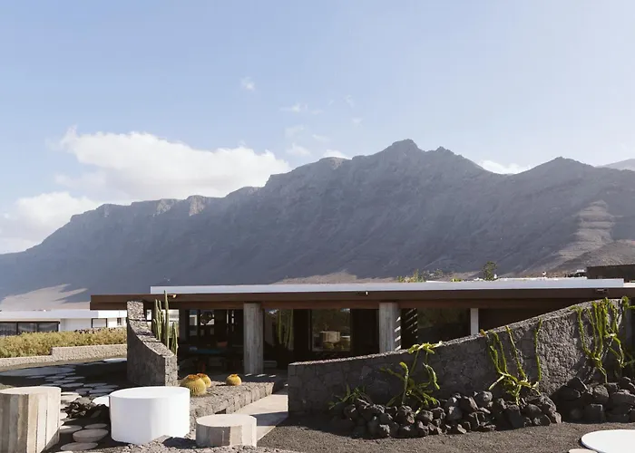 Canaryislandshost I Nativo * פאמארה