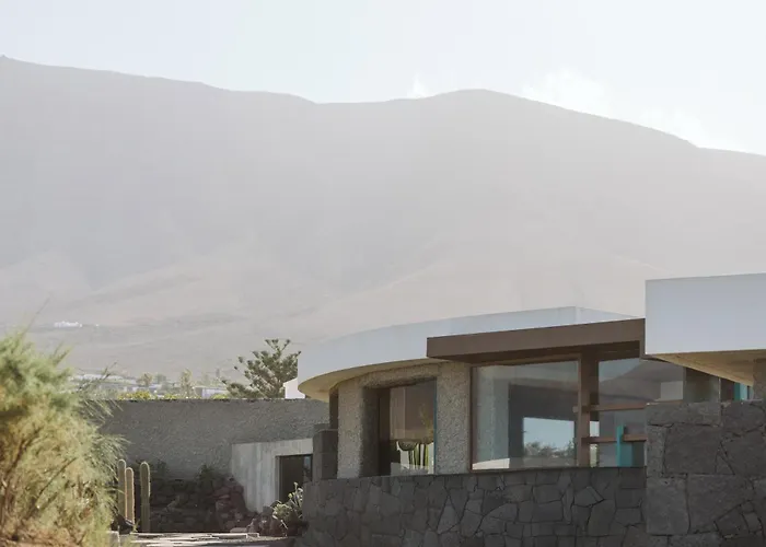 Canaryislandshost I Nativo * פאמארה