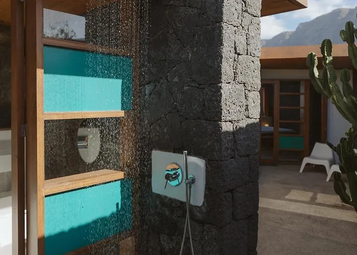 Canaryislandshost I Nativo * פאמארה